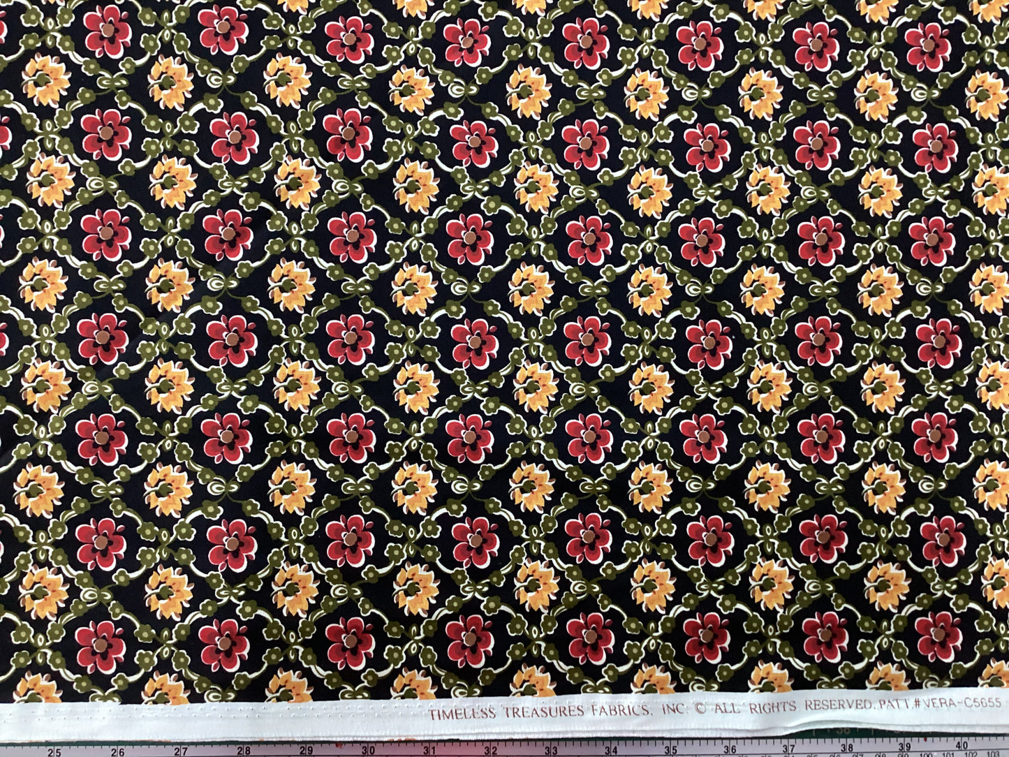 Timeless Treasures Fabric - Vera - #5655